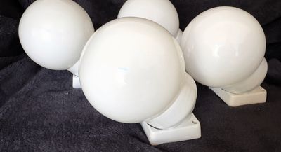 Porseleinen Wandlamp met Opaalglas – Pure White Mid‑Century Light (ca. 1950–1970) Porseleinen Wandlamp met Opaalglas – Pure White Mid‑Century Light (ca. 1950–1970)