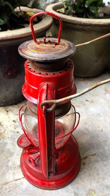 Kleine Rode Chinese Petroleum Lamp – ca. 1970 Kleine Rode Chinese Petroleum Lamp – ca. 1970
