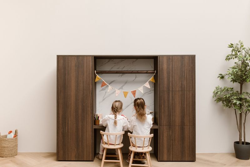 Kinderhoek met bovenblad - L200xD50xH138