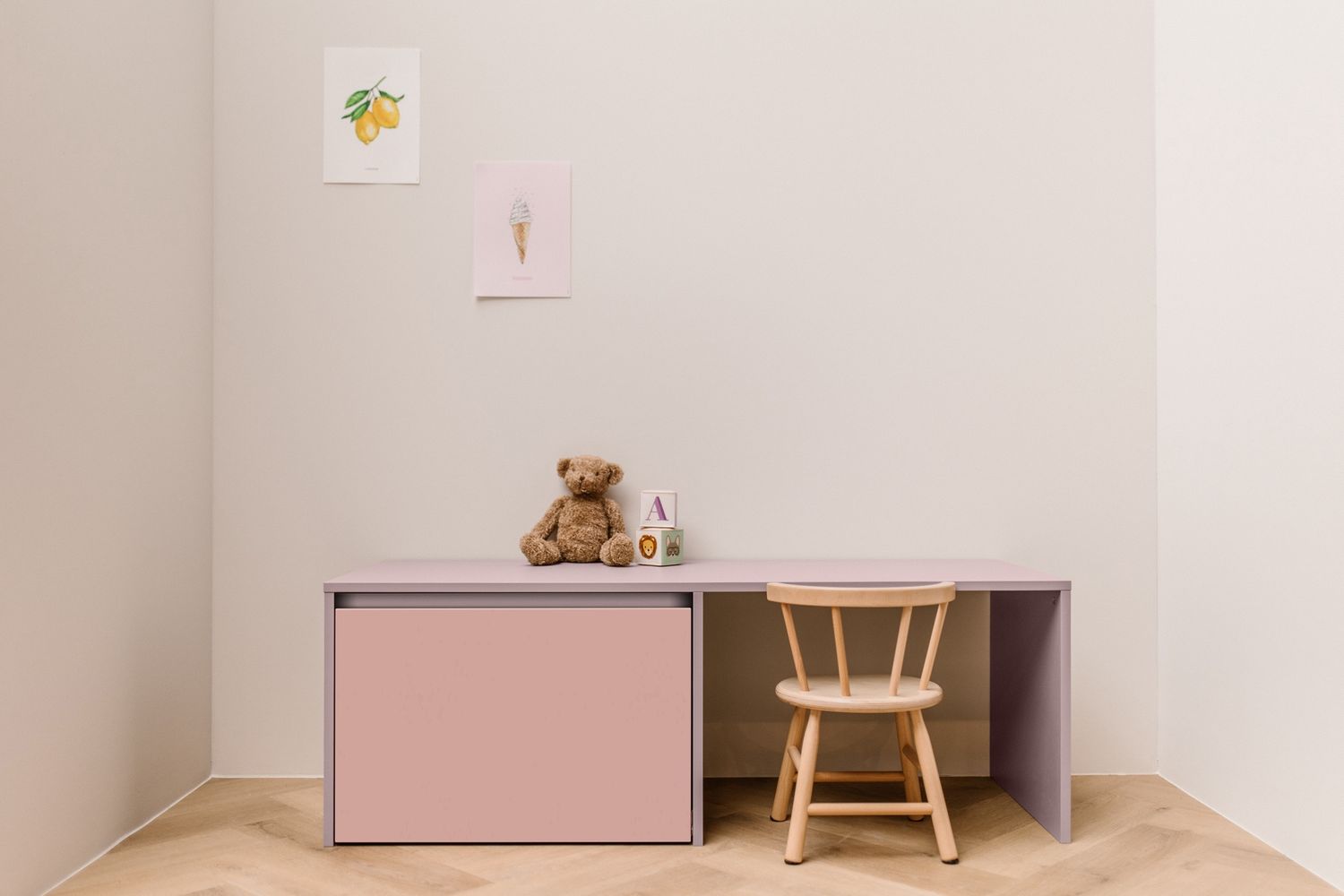 De Kleine Wereld – Speel &amp; Opruim Kast Roze L135 x D50 x H45