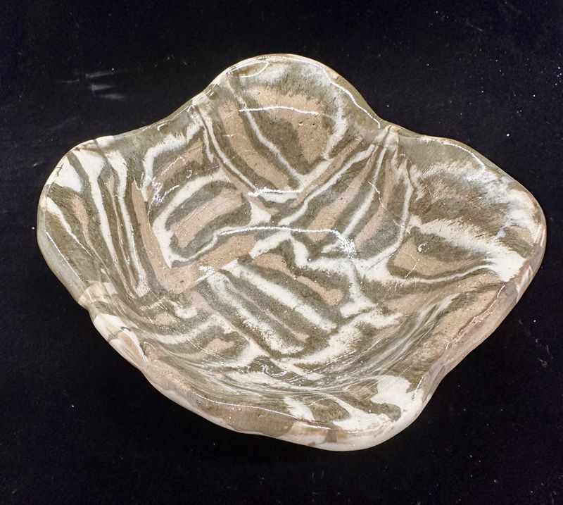 Green/Brown Nerikome dish