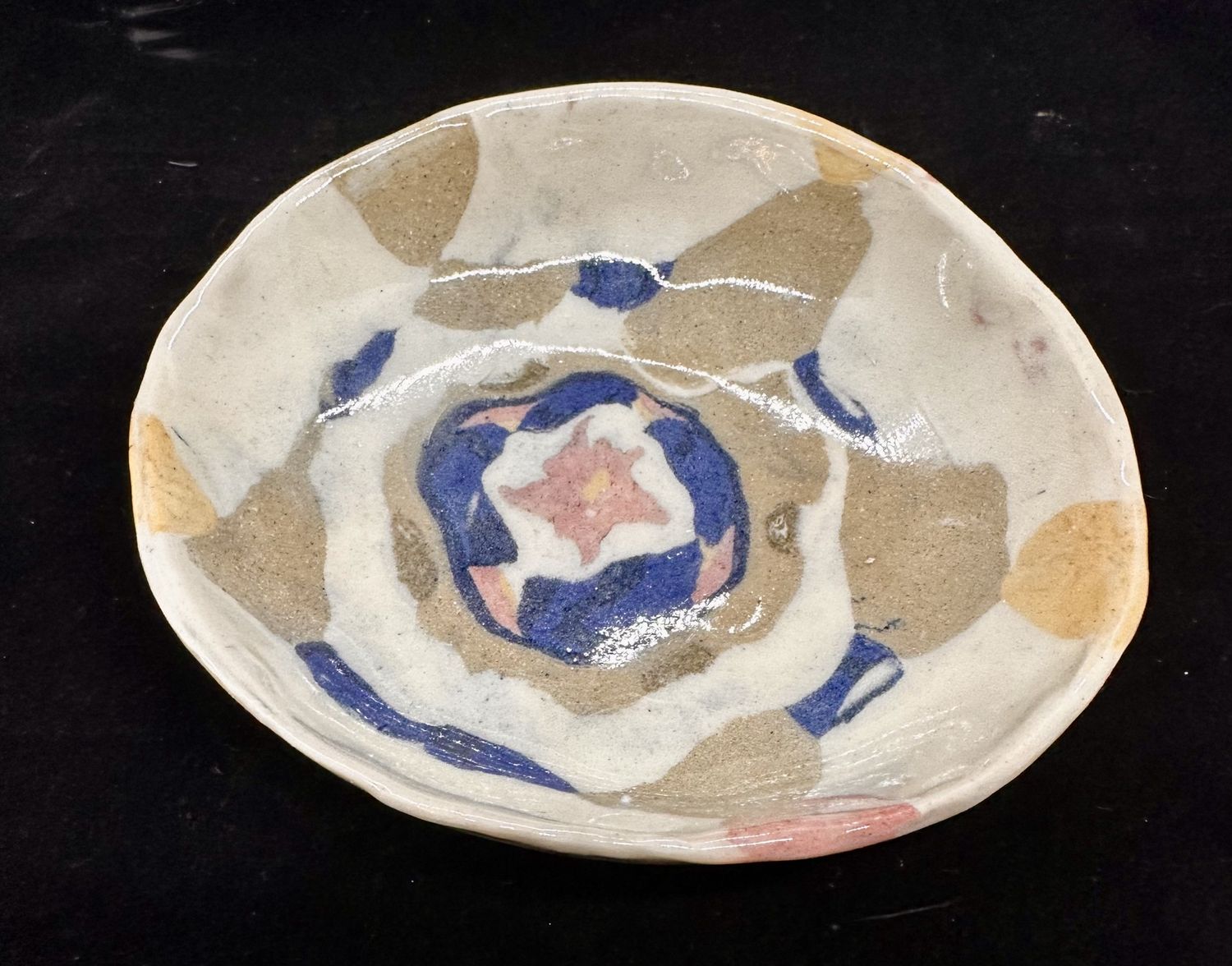 Nerikome dish, pink star