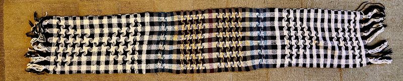 Pinwheel pattern scarf