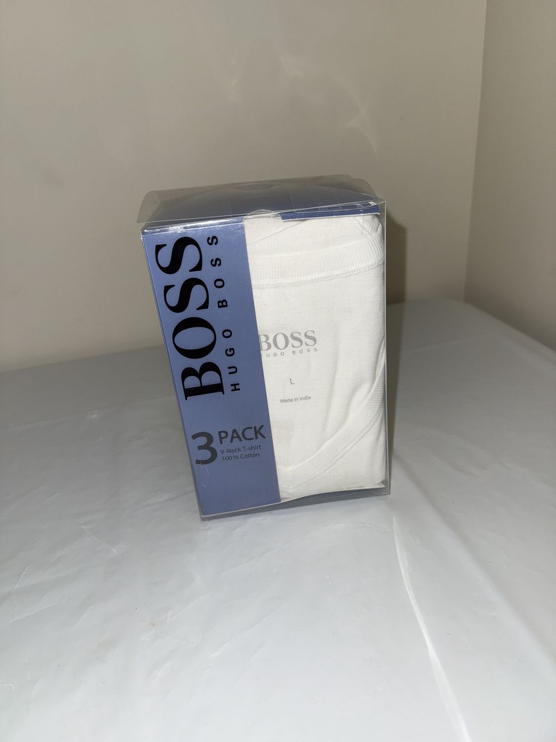 Hugo boss v-neck t-shirt, Colour: white, Material: 100 cotton, Size: L