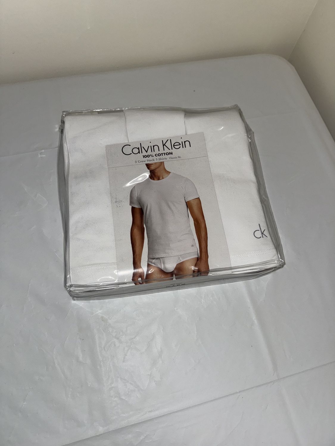 Calvin Klein V-neck T-shirt, Colour: white, Material: 100 % cotton, Size: Small