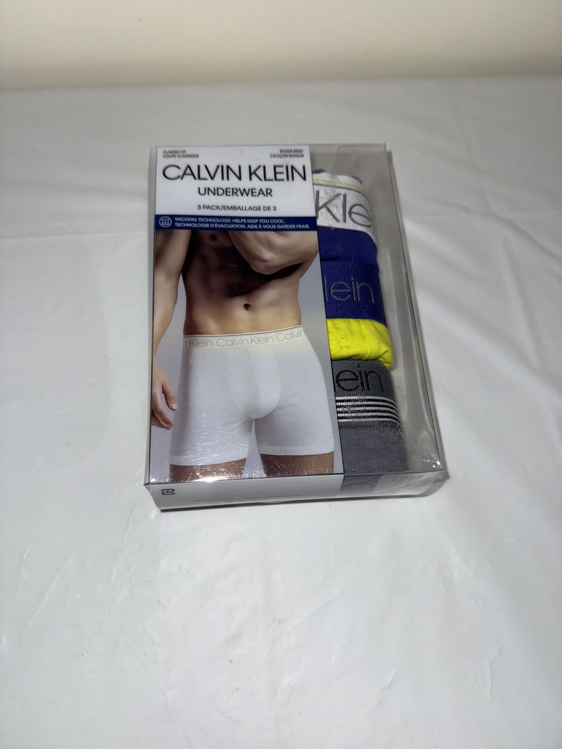 Calvin Klein men&#39;s underwear 3 pack, Colour: gray blue yellow purple, Size: Medium