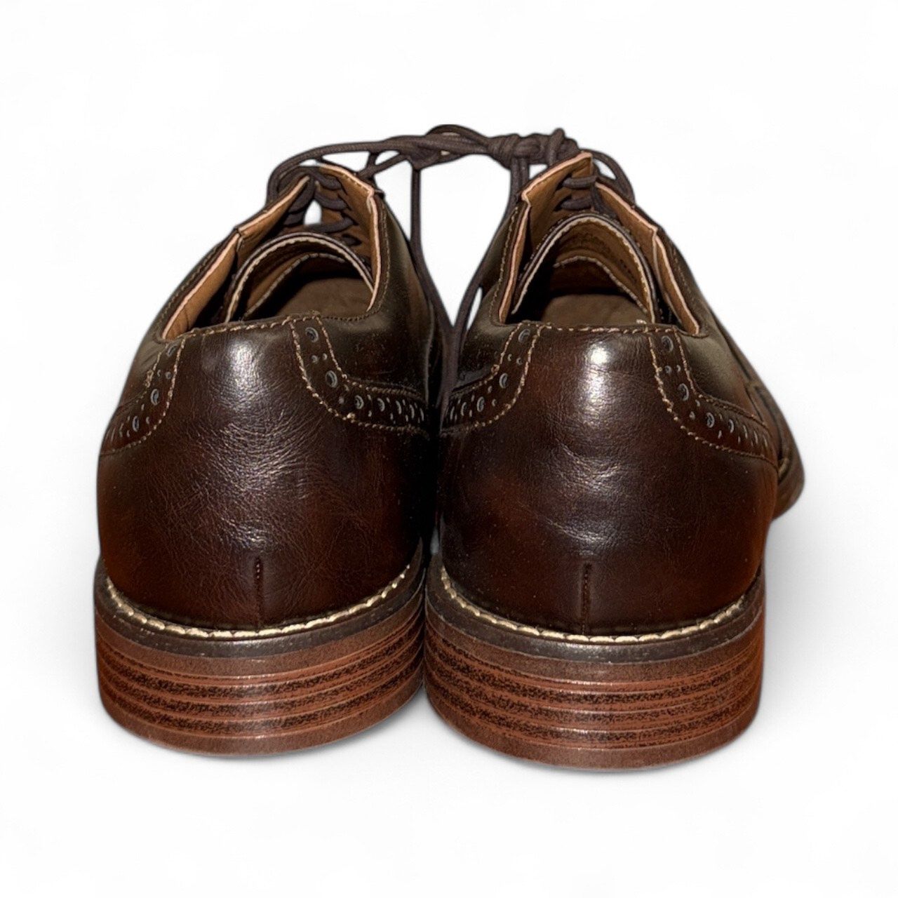 USED DOCKERS SHOES
