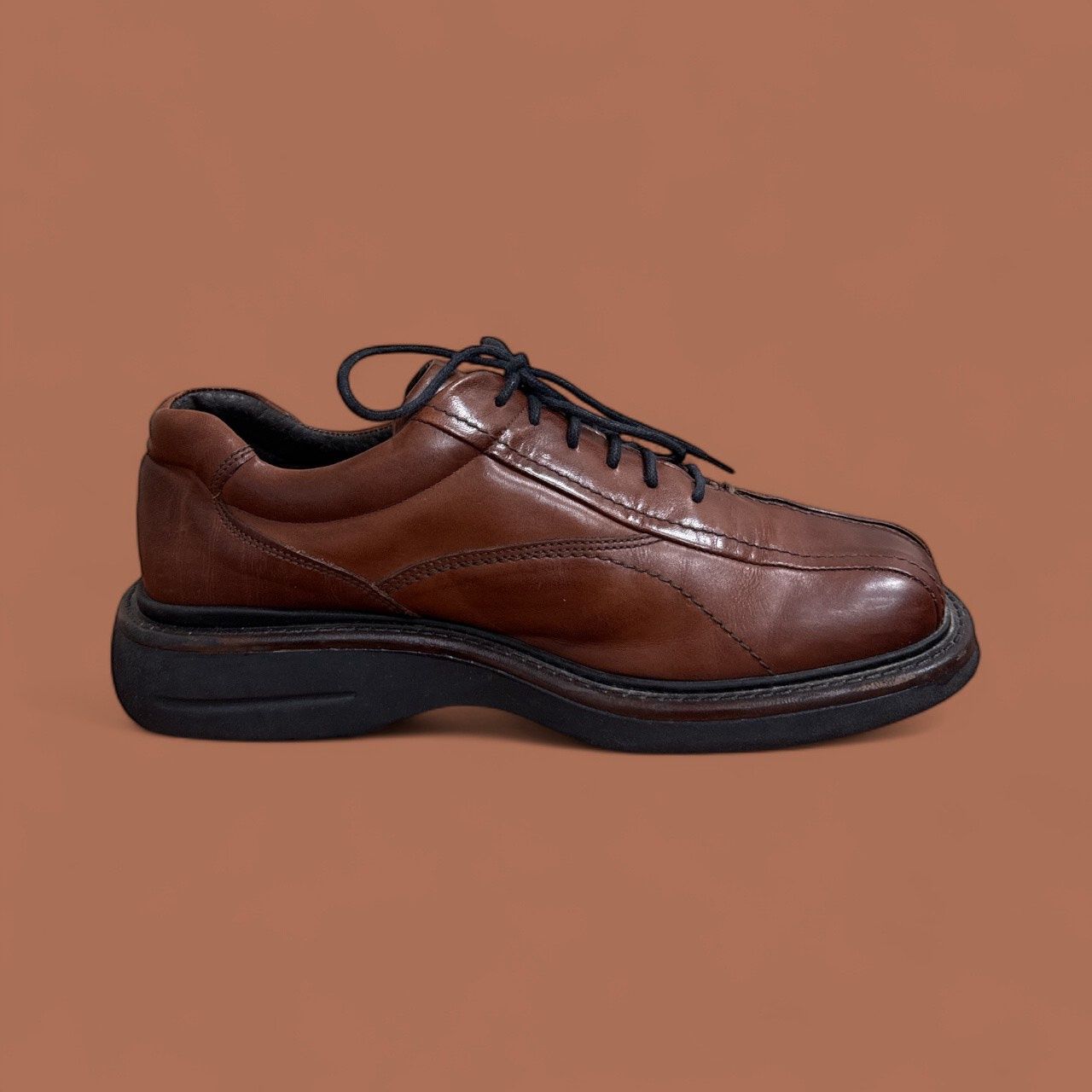 BROWN SHOE