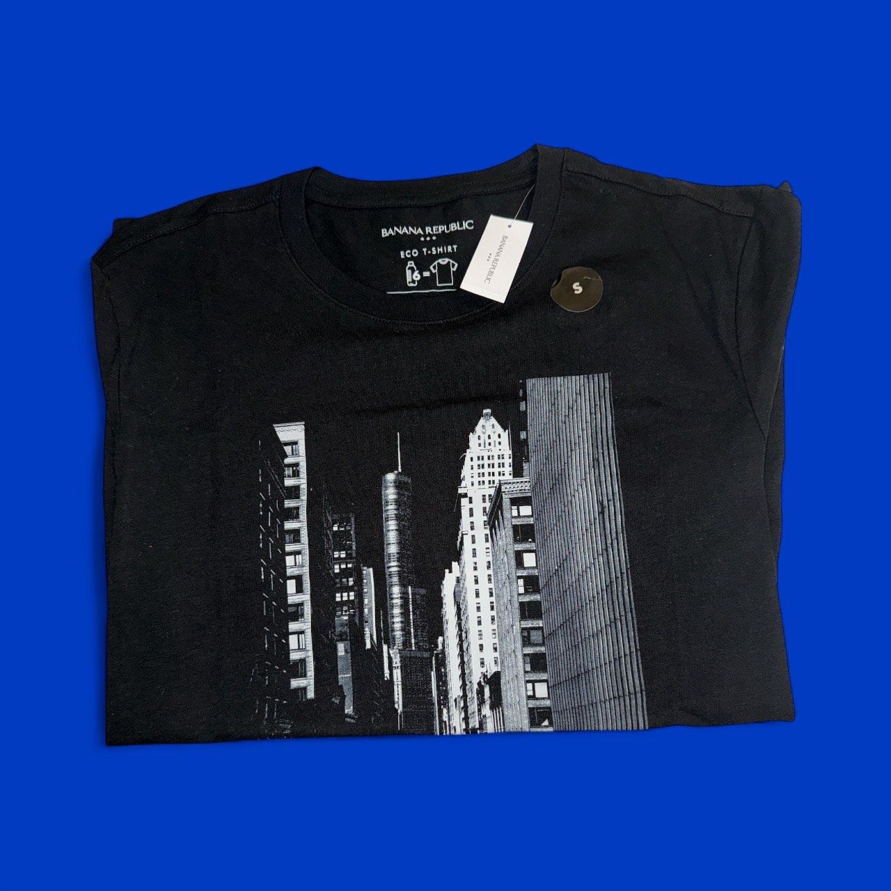 BANANA REPUBLIC MEN'S GRAPHIC TEES