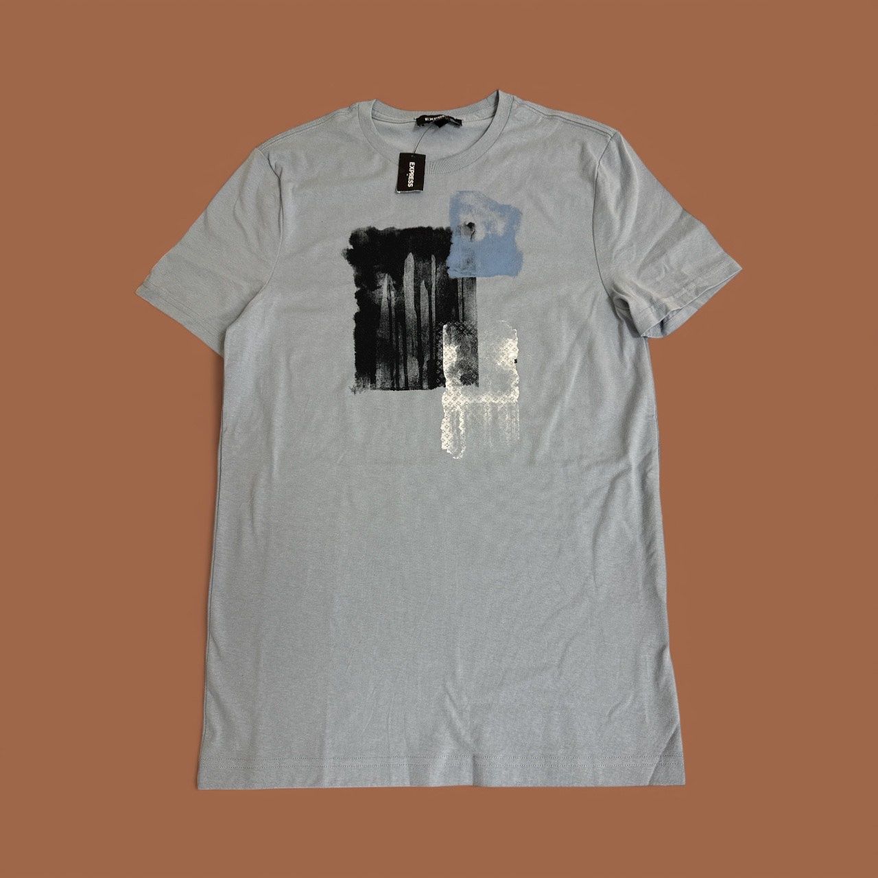 EXPRESS CREW NECK GRAPHIC TEE