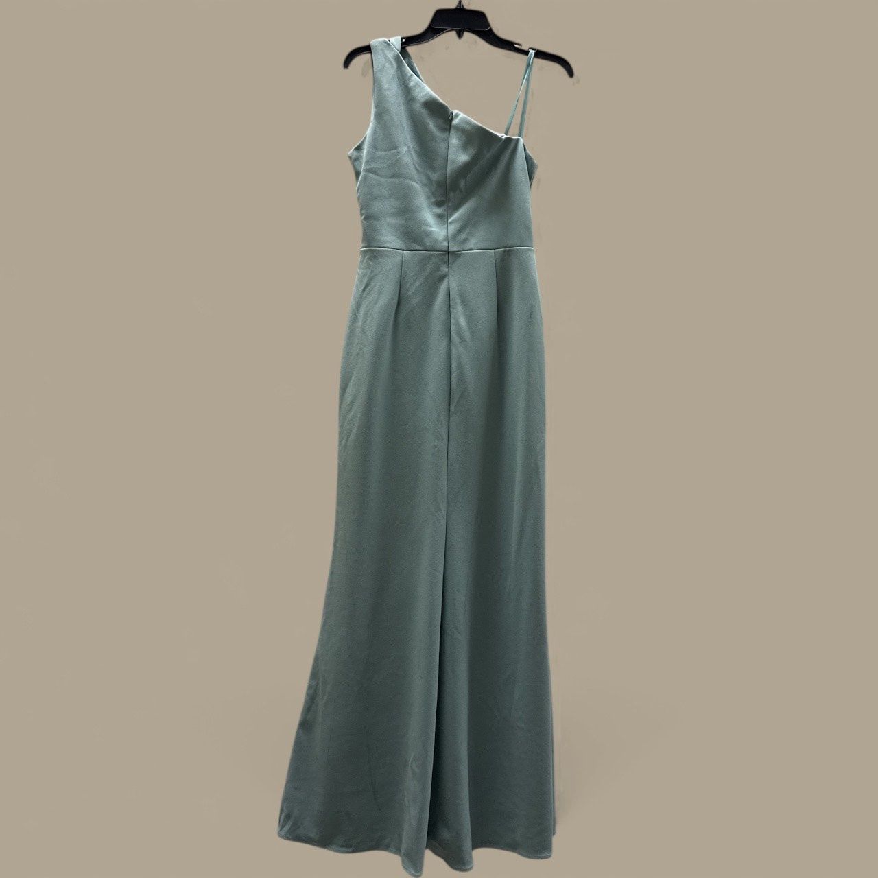 BETSY &amp; ADAM Petite One-Shoulder Ruched Gown