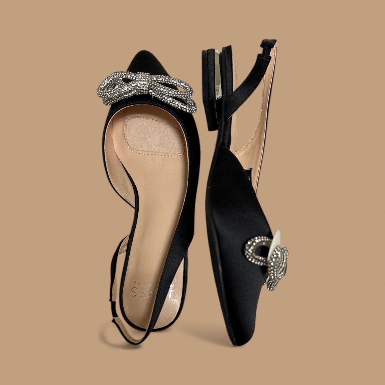 JONES NY QUENTINA POINTED TO DRESS FLAT SHOE