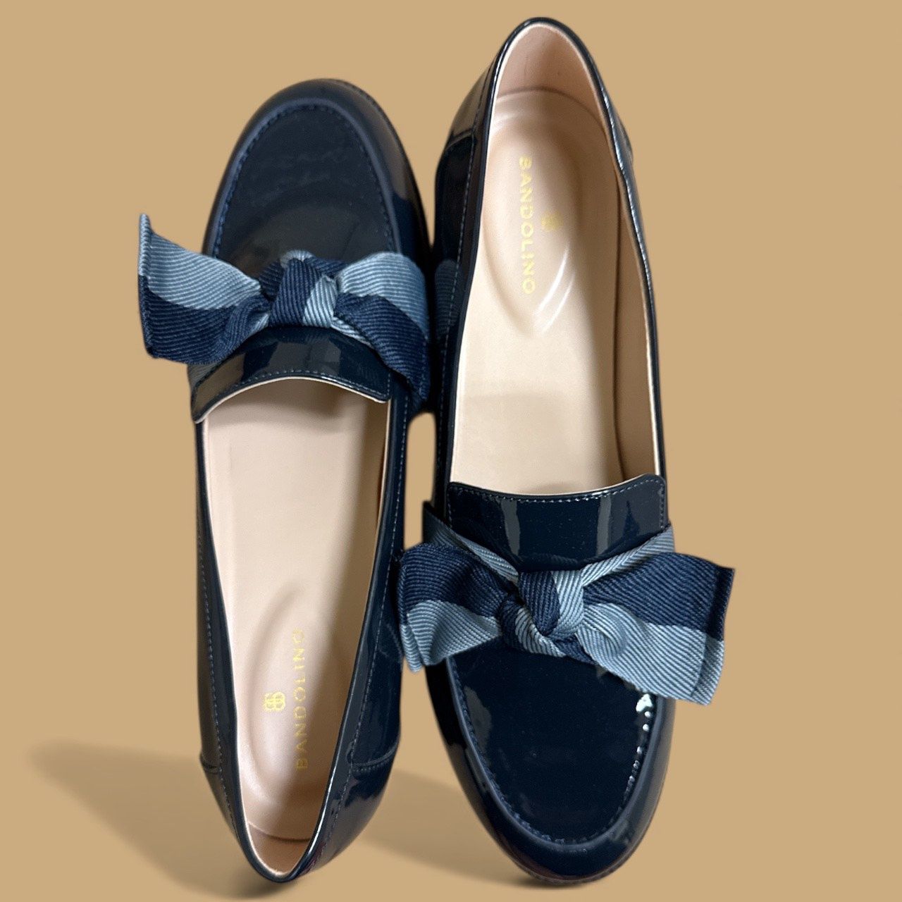 BANDOLINO LINDIO BOW SLIP ON TAILORED LOAFER