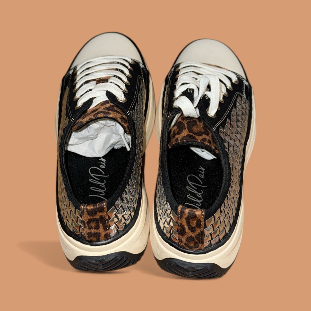 WILD PAIR HIGH FIVE LACE UP LOW TOP SNEAKER