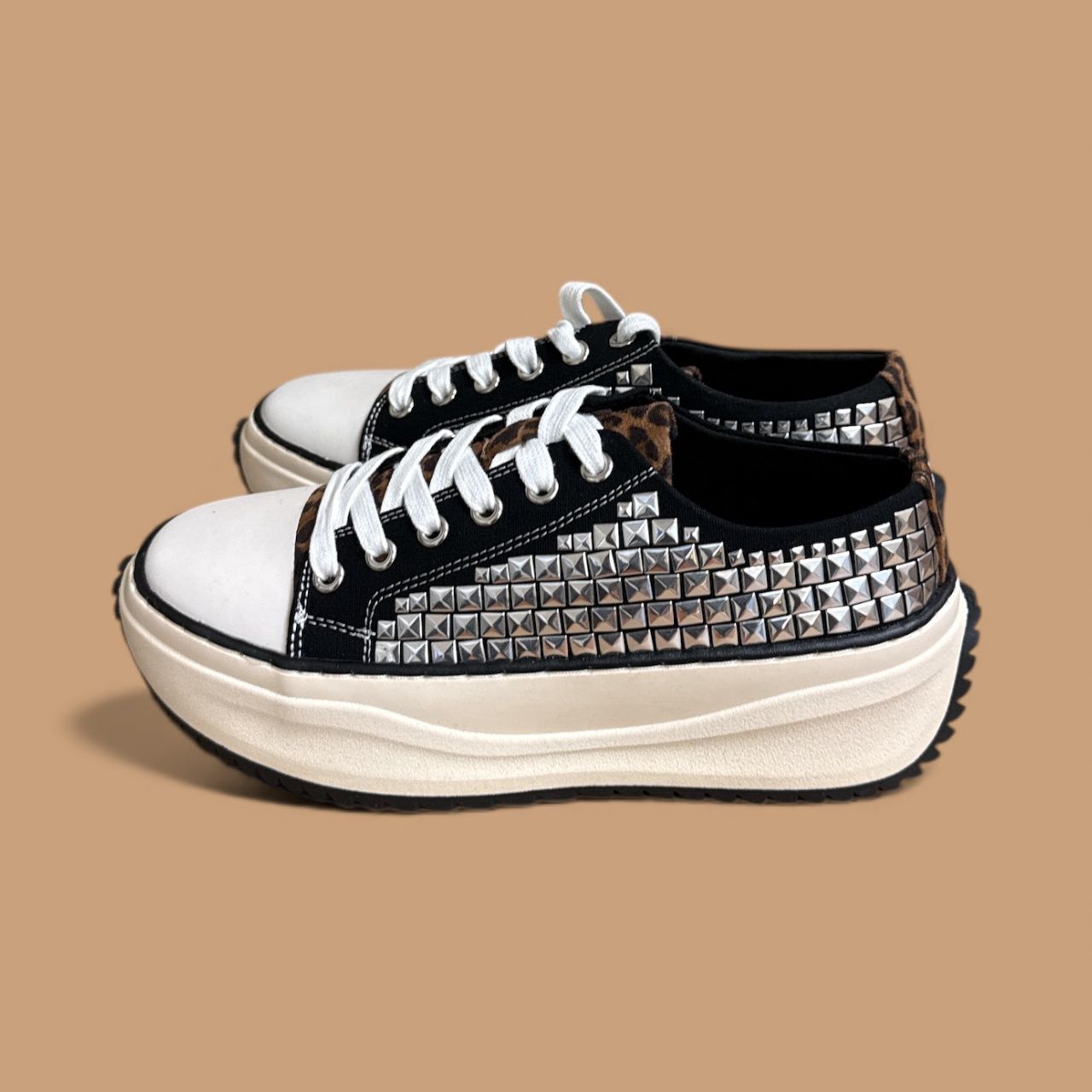 WILD PAIR HIGH FIVE LACE UP LOW TOP SNEAKER, Colour: BLACK CANVAS, Size: 7 M