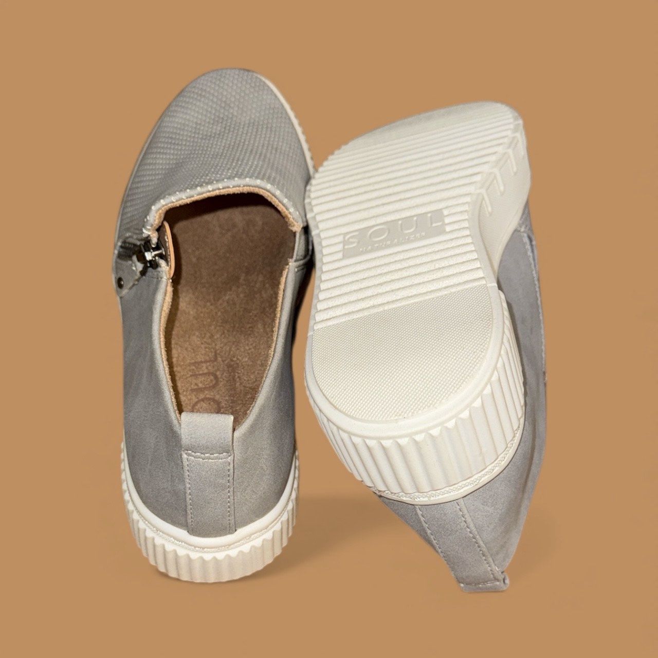 NATURALIZER  turner slip on sneaker, Size: 6.5