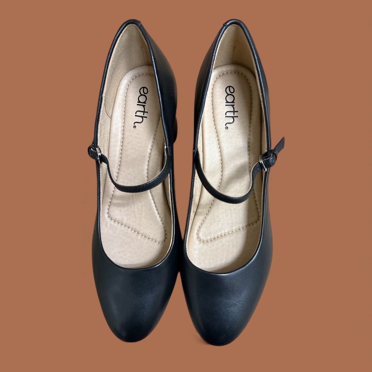 EARTH RUMER MARY JANE PUMP