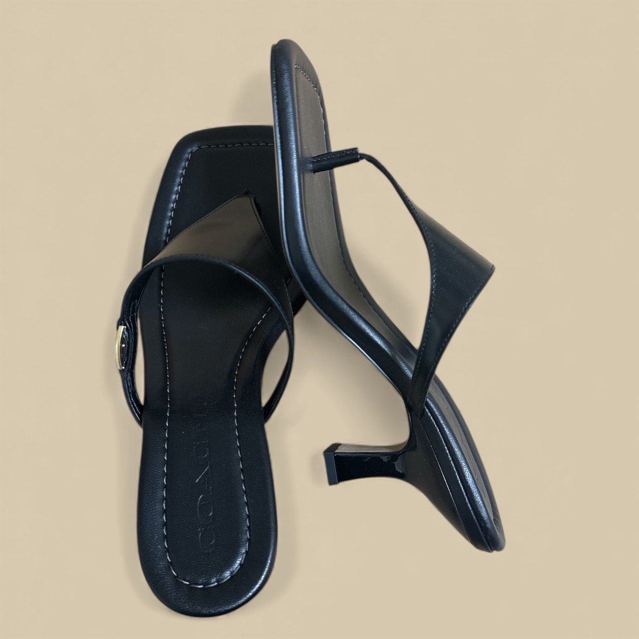 COACH HERITAGE KITTEN HEEL THONG SANDAL