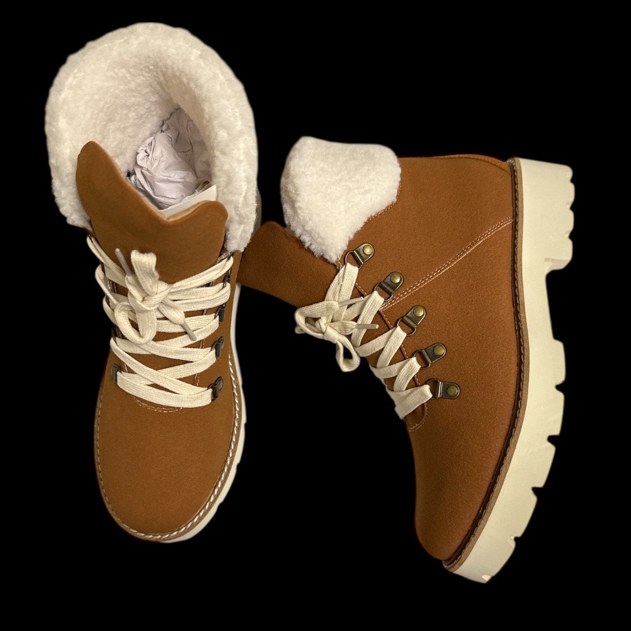 OASIS SOCIETY WOMEN'S WINTER ANLKE BOOT