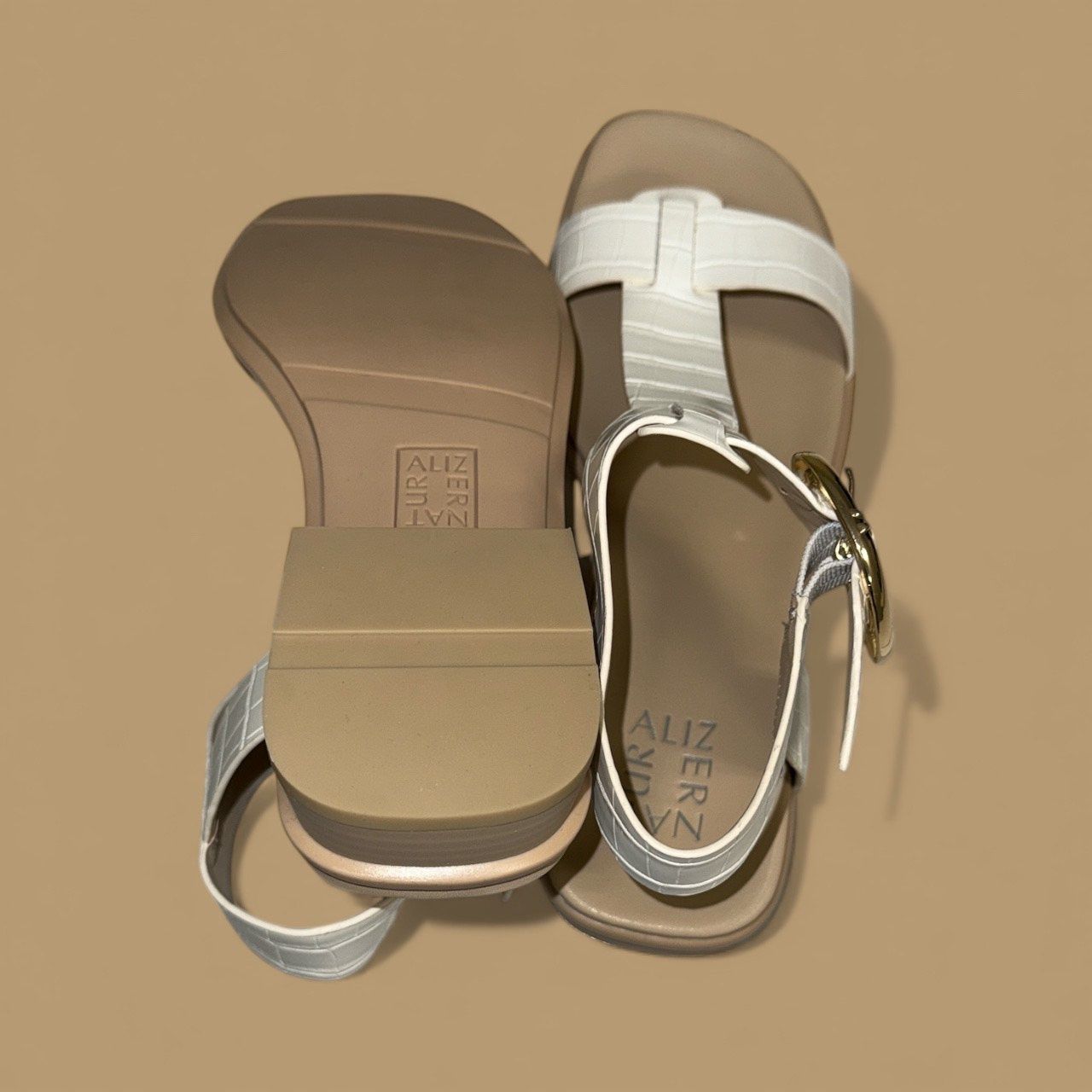 NATURALIZER BRANDY  T-STRAP BLOCK LOW HEEL SANDAL