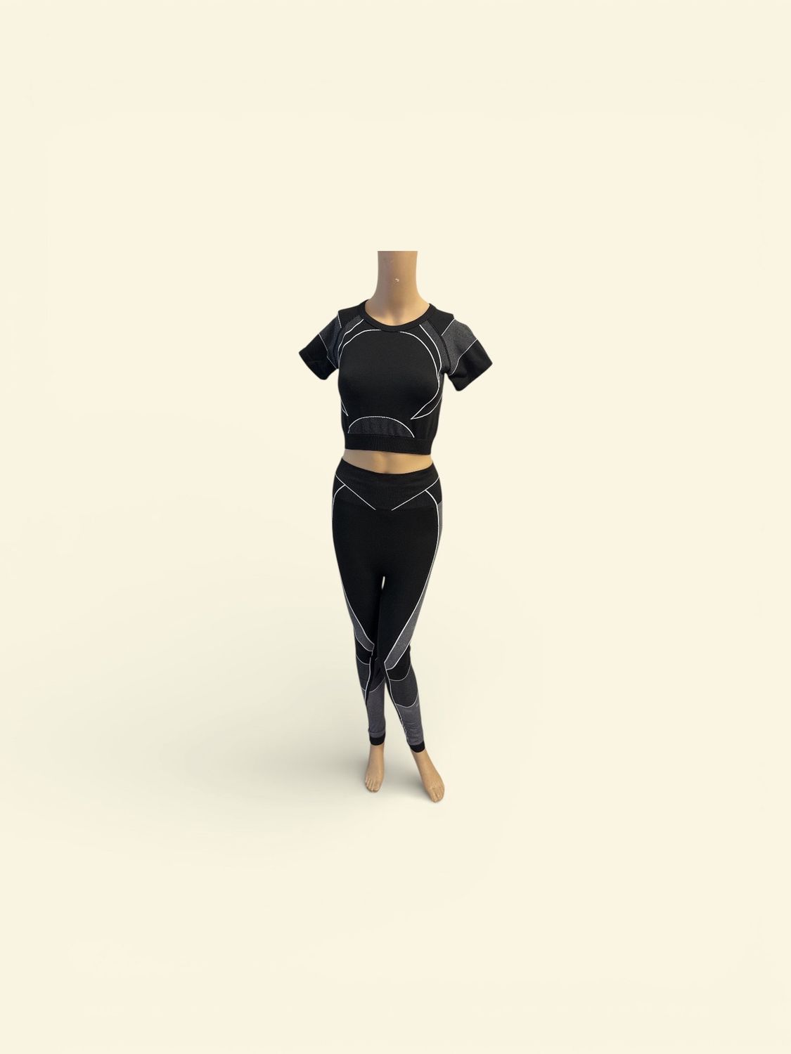 WOMEN'S ACTIVEWEAR CROPPED TOP AND LEGGING 2 PCS, Colour: BLACK, Size: S/M