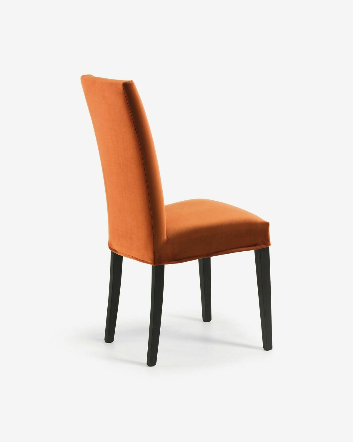 Silla Freda terciopelo naranja y patas de madera maciza de haya acabado negro