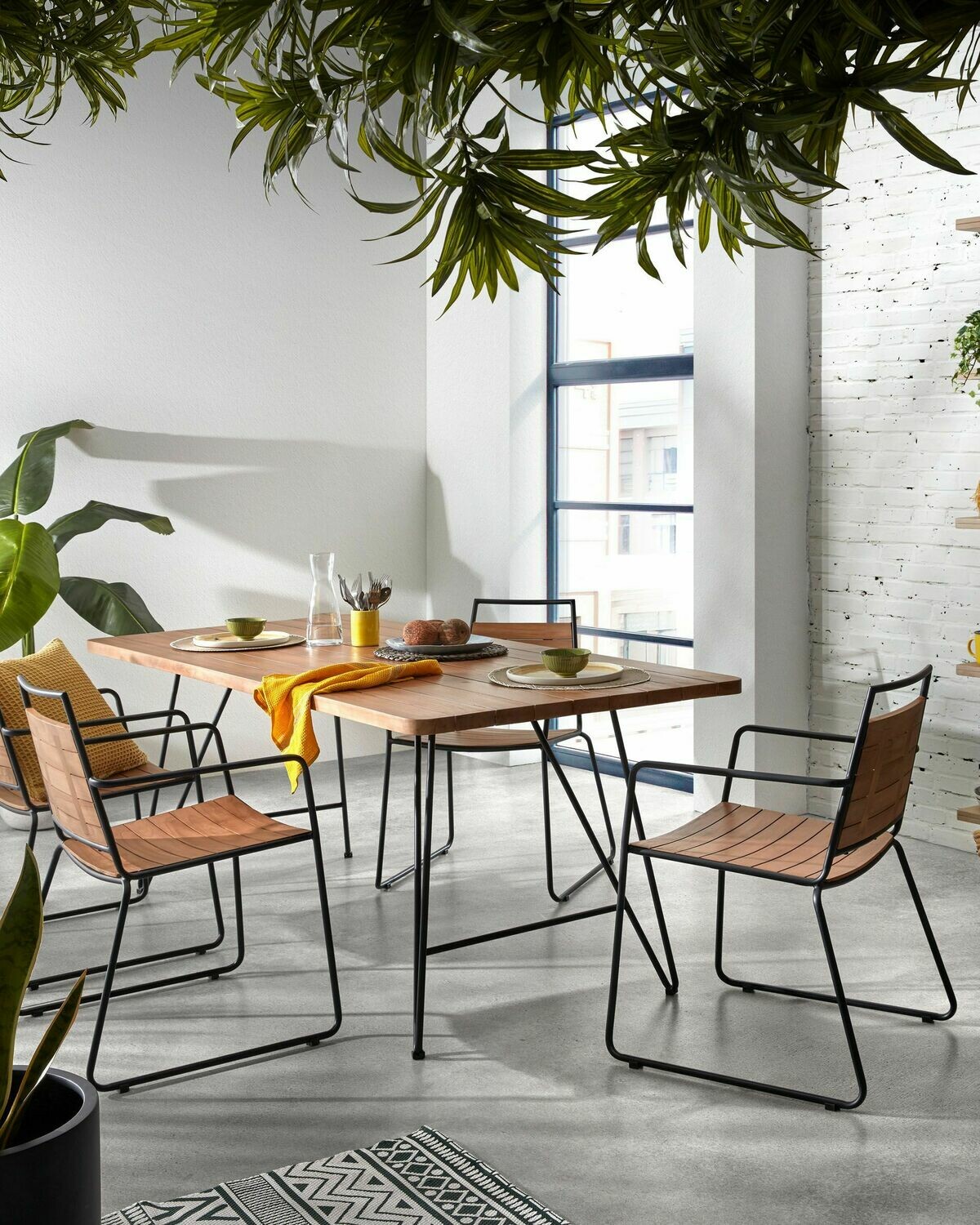 Silla de exterior Komfort madera maciza de teca y acero galvanizado