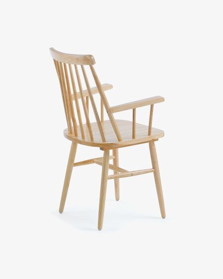 Silla con brazos Tressia DM y madera maciza de caucho lacado natural