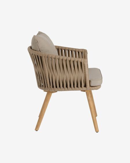 Silla Hemilce de cuerda beige y patas de madera maciza de acacia FSC 100%