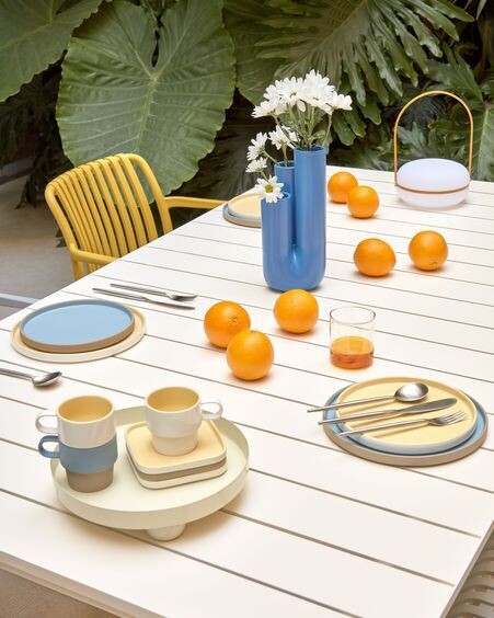 Mesa extensible de exterior Zaltana de aluminio con acabado blanco mate 140 (200) x 90 cm