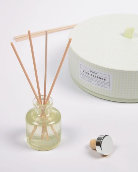 Set Kids Essence de ambientador en sticks 50 ml y bolsa aromática