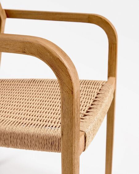 Silla Better de madera maciza de acacia y cuerda de papel natural