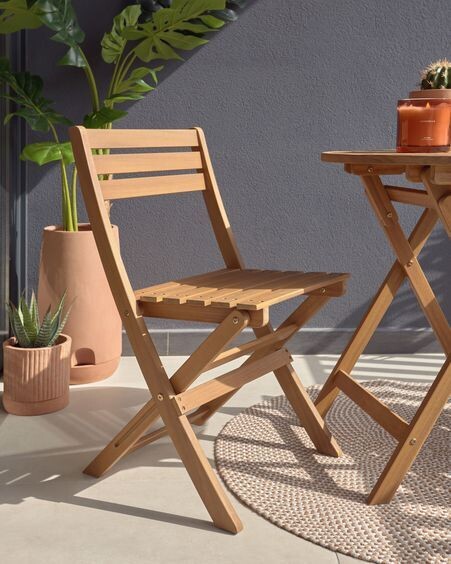 Set de exterior Elisia de mesa y 2 sillas plegables de madera maciza acacia FSC 100%