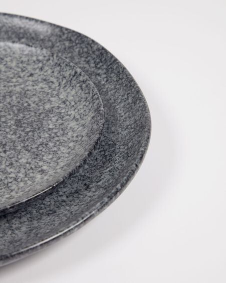 Plato plano Airena de cerámica negro