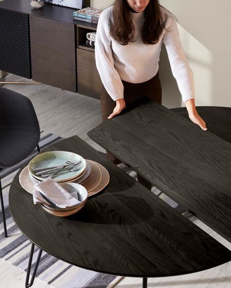 Mesa extensible redonda Milian Ø 120 (200) cm chapa de fresno patas de acero acabado negro