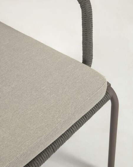 Sillón Cailin de cuerda verde y patas de acero galvanizado pintado en verde oscuro