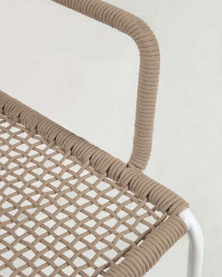Silla Cailin de cuerda beige y patas de acero galvanizado pintado en blanco