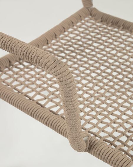 Silla Cailin de cuerda beige y patas de acero galvanizado pintado en blanco