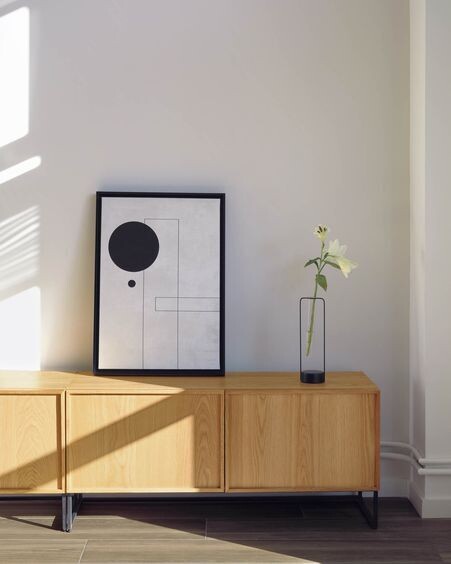 Mueble TV Taiana 2 puertas de chapa de roble y acero acabado negro 112 x 51 cm
