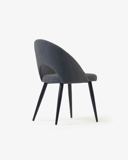 Silla Mael gris oscuro y patas de acero con acabado negro
