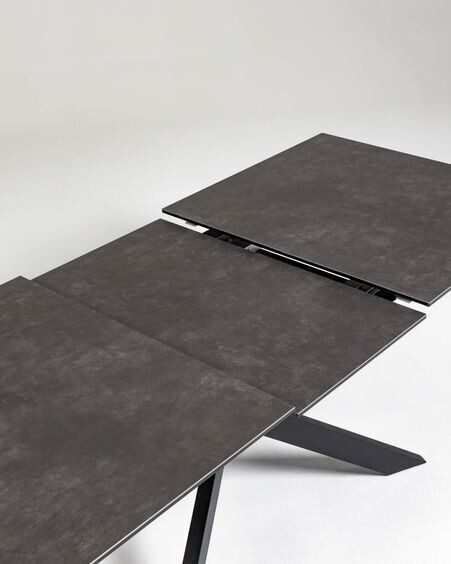 Mesa extensible Atminda 160 (210) x 90 cm porcelánico patas acero acabado negro
