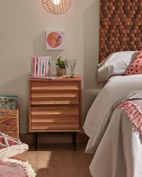 Mesita de noche Delsie de madera maciza de acacia 40 x 55 cm