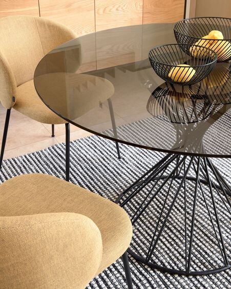 Mesa redonda Niut de cristal y patas de acero acabado negro Ø 120 cm