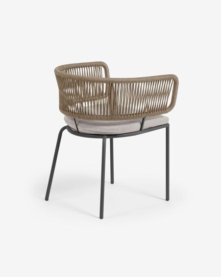 Silla Nadin de cuerda beige y patas de acero galvanizado