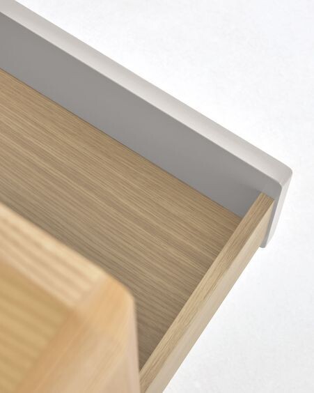 Cómoda Anielle de 3 cajones de madera maciza y chapa de fresno 99 x 78,5 cm