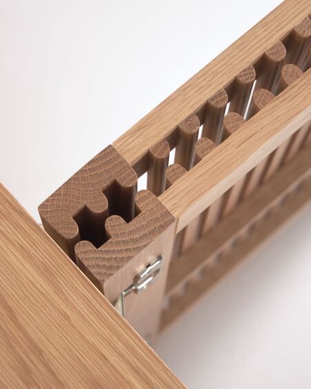 Aparador Beyla de madera maciza y chapa de roble 180 x 71,5 cm FSC 100 %