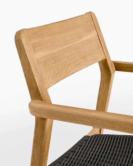 Silla Better de madera maciza de acacia y cuerda negro