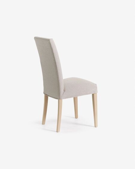 Silla Freda beige y patas de madera maciza de haya acabado natural