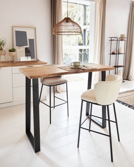 Mesa alta Alaia de madera maciza de acacia con acabado natural 140 x 60 cm