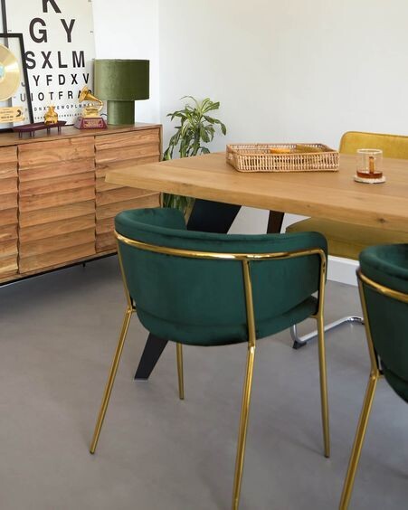 Lámpara de mesa Eastend de terciopelo verde